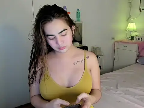 Snapshot of Alovelydoll_nica chatting on July 9, 12:04 am Alovelydoll nica online show from July 9, 12:04 am