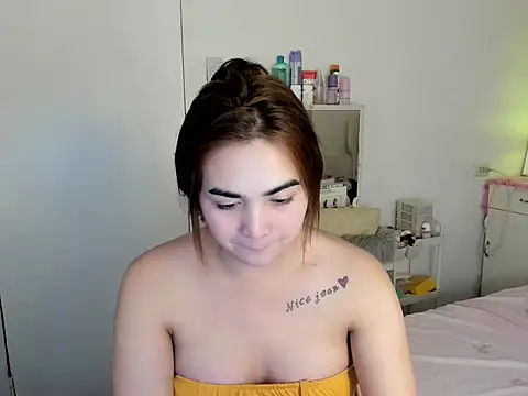 Snapshot of Alovelydoll_nica chatting on August 7, 2:24 am Alovelydoll nica online show from August 7, 2:24 am