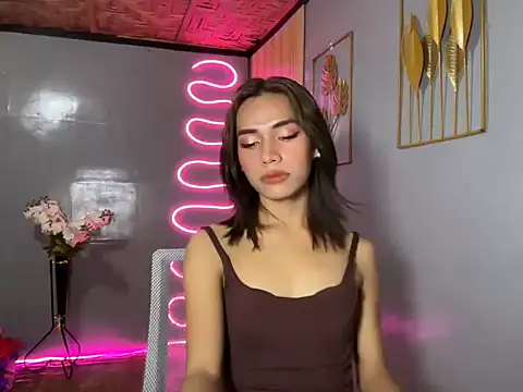 Lovelynikki03 online show from April 23, 10:12 pm