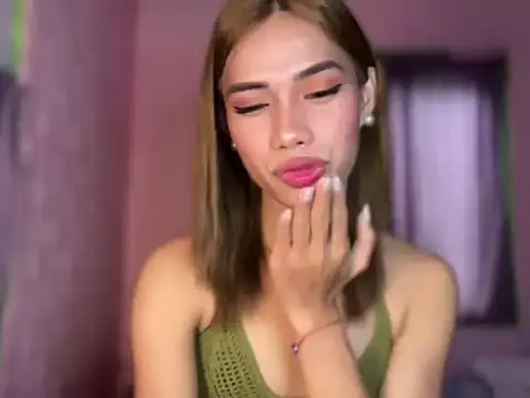 Snapshot of Lovelynikki03 chatting on June 27, 8:19 am Lovelynikki03 online show from June 27, 8:19 am