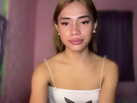 Snapshot of Lovelynikki03 chatting on July 3, 9:27 am Lovelynikki03 online show from July 3, 9:27 am