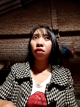 Snapshot of emaame68 chatting on October 25, 2:24 pm emaame68 online show from October 25, 2:24 pm