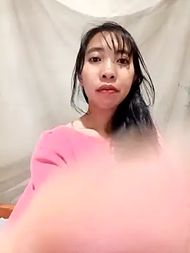 Snapshot of emaame68 chatting on November 1, 1:24 pm emaame68 online show from November 1, 1:24 pm