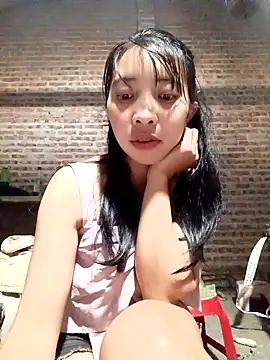 Snapshot of emaame68 chatting on November 5, 1:00 pm emaame68 online show from November 5, 1:00 pm