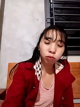 Snapshot of emaame68 chatting on November 12, 1:11 pm emaame68 online show from November 12, 1:11 pm