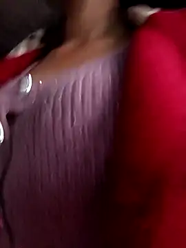 Snapshot of emaame68 chatting on November 13, 1:15 am emaame68 online show from November 13, 1:15 am