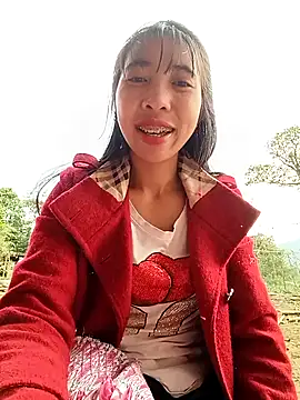 Snapshot of emaame68 chatting on November 17, 12:49 am emaame68 online show from November 17, 12:49 am