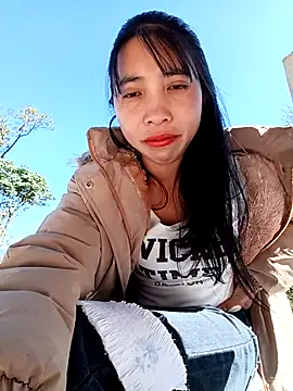 Snapshot of emaame68 chatting on November 29, 6:27 am emaame68 online show from November 29, 6:27 am