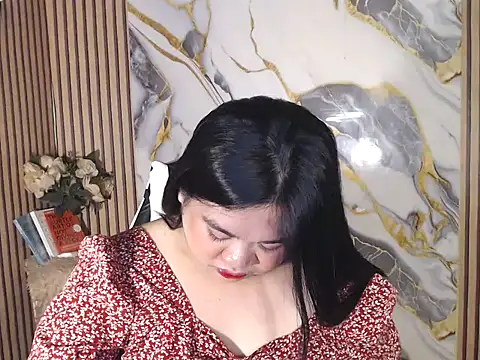 Im ur mother online show from April 8, 10:37 am