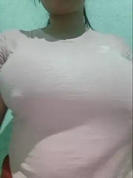 Snapshot of Shiny_Babe chatting on May 1, 3:00 am Shiny Babe online show from May 1, 3:00 am
