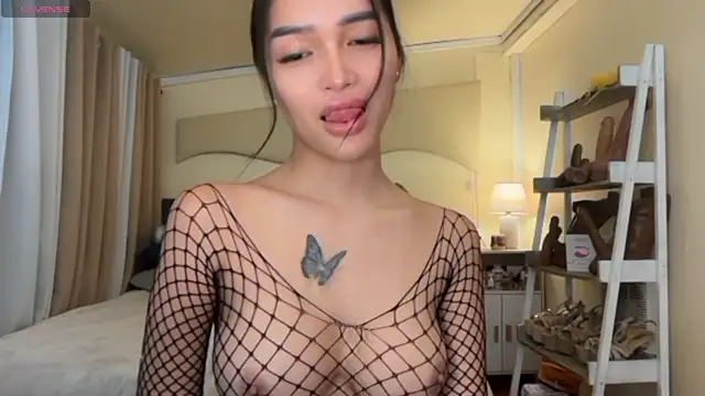 Snapshot of _agatha143_ chatting on April 21, 3:13 am agatha143 online show from April 21, 3:13 am