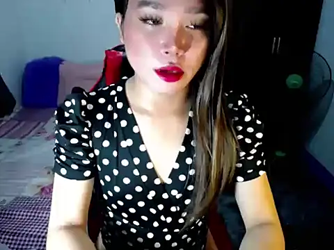 Urassiansweetcummer online show from October 22, 1:50 am