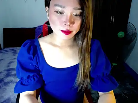 Urassiansweetcummer online show from November 16, 1:33 am