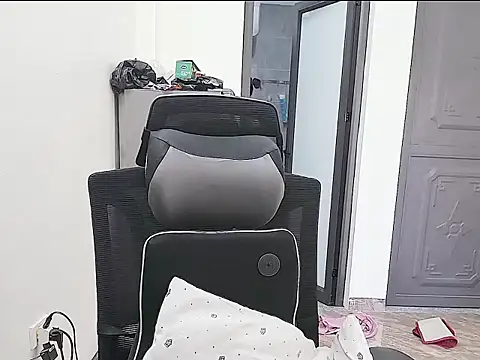 Shulee21 online show from October 3, 1:57 am