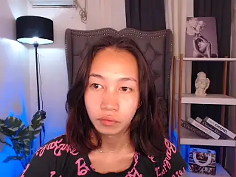 Snapshot of Sweet_kittyxx chatting on October 4, 6:44 am Sweet kittyxx online show from October 4, 6:44 am