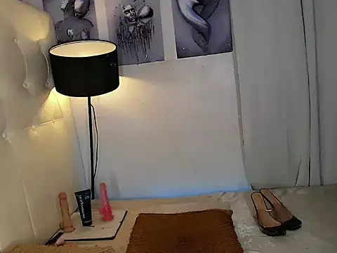 Snapshot of Foxxy_Barbie chatting on January 19, 5:44 am Foxxy Barbie online show from January 19, 5:44 am