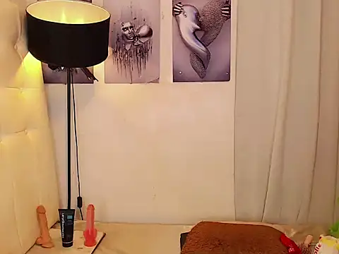 Snapshot of Foxxy_Barbie chatting on February 15, 4:31 am Foxxy Barbie online show from February 15, 4:31 am