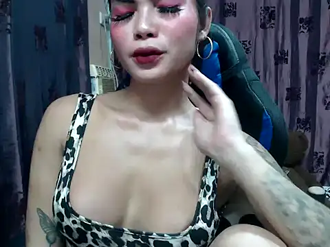 lucyheart777 online show from September 15, 6:24 am