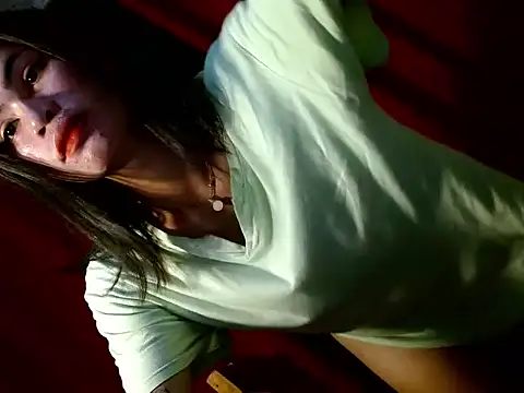 Snapshot of urhotty_megss chatting on February 8, 6:33 pm urhotty megss online show from February 8, 6:33 pm