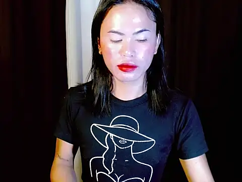 Snapshot of urhotty_megss chatting on February 20, 7:47 pm urhotty megss online show from February 20, 7:47 pm