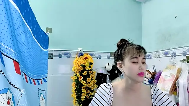 Snapshot of emgaixinhngoan chatting on September 30, 3:39 pm emgaixinhngoan online show from September 30, 3:39 pm