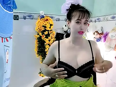 Snapshot of emgaixinhngoan chatting on October 1, 3:45 am emgaixinhngoan online show from October 1, 3:45 am