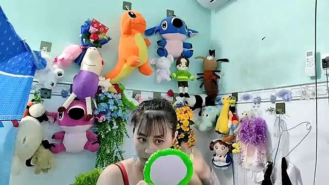 Snapshot of emgaixinhngoan chatting on October 28, 11:40 pm emgaixinhngoan online show from October 28, 11:40 pm