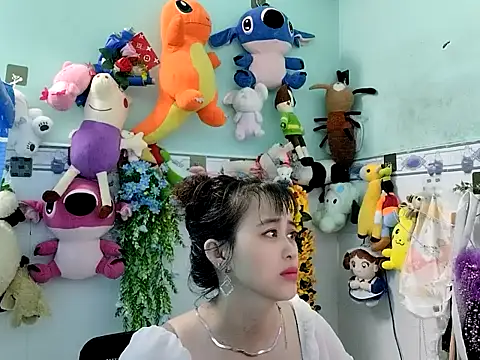 Snapshot of emgaixinhngoan chatting on November 24, 1:49 am emgaixinhngoan online show from November 24, 1:49 am