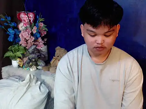 Reynelcock online show from April 12, 5:18 pm