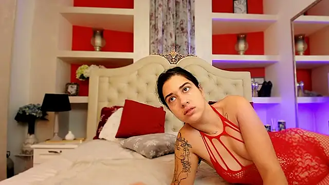 Snapshot of SarraRay chatting on November 6, 5:25 pm SarraRay online show from November 6, 5:25 pm