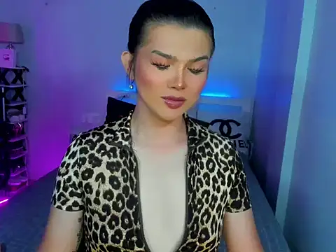 Snapshot of Sweetestcandyx_ chatting on May 11, 3:18 pm Sweetestcandyx online show from May 11, 3:18 pm