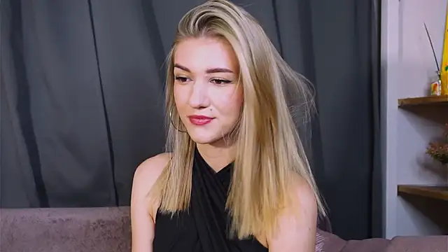 Snapshot of BeatrixGummer chatting on September 19, 8:20 pm BeatrixGummer online show from September 19, 8:20 pm