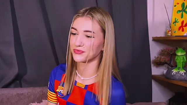 Snapshot of BeatrixGummer chatting on September 20, 8:32 pm BeatrixGummer online show from September 20, 8:32 pm