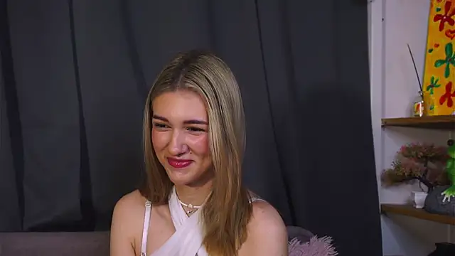 Snapshot of BeatrixGummer chatting on September 22, 8:11 pm BeatrixGummer online show from September 22, 8:11 pm