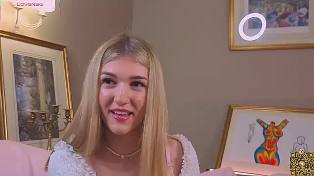 Snapshot of BeatrixGummer chatting on September 27, 8:14 pm BeatrixGummer online show from September 27, 8:14 pm