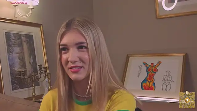 Snapshot of BeatrixGummer chatting on October 5, 8:18 pm BeatrixGummer online show from October 5, 8:18 pm