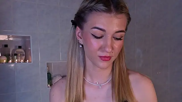 Snapshot of BeatrixGummer chatting on October 27, 8:24 pm BeatrixGummer online show from October 27, 8:24 pm