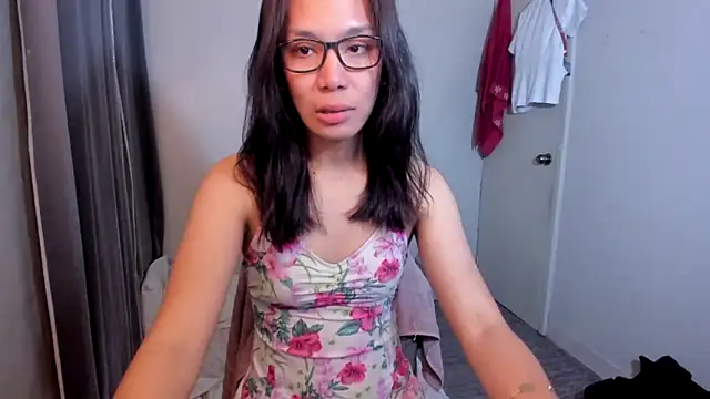 Snapshot of lucyshanex chatting on September 30, 2:11 pm lucyshanex online show from September 30, 2:11 pm