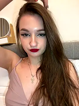 Snapshot of AdelinaEmber chatting on November 6, 1:45 pm AdelinaEmber online show from November 6, 1:45 pm