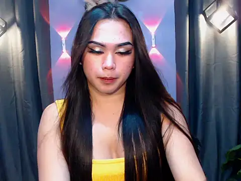 Snapshot of urlovelysandra chatting on October 27, 1:48 pm urlovelysandra online show from October 27, 1:48 pm