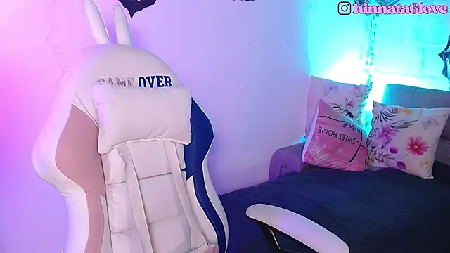 hinnata lovely online show from October 20, 12:05 pm