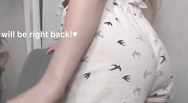 cute elfy  online show from January 17, 2:33 pm