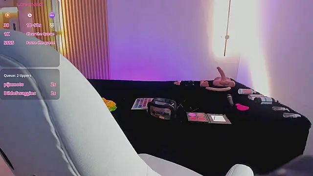 liah cleir online show from April 11, 7:18 pm