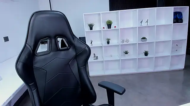 Snapshot of megan_bigboobs_ chatting on November 5, 10:59 am megan bigboobs online show from November 5, 10:59 am