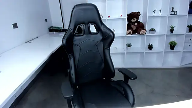 Snapshot of megan_bigboobs_ chatting on December 3, 11:08 am megan bigboobs online show from December 3, 11:08 am