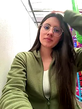 Isabella21  online show from September 15, 9:15 pm