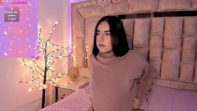 -Melissa online show from October 23, 4:12 am