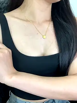 Snapshot of JennyQueen18 chatting on October 22, 4:24 am JennyQueen18 online show from October 22, 4:24 am