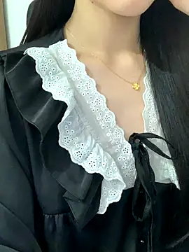 Snapshot of JennyQueen18 chatting on December 22, 12:02 pm JennyQueen18 online show from December 22, 12:02 pm