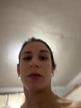 Isabelaa  online show from May 15, 5:42 pm